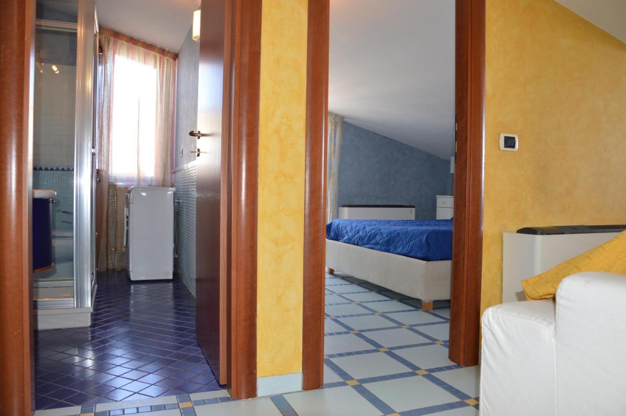 Mansarda Fronte Mare Con Servizio Spiaggia Incluso A Roseto Degli Abruzzi Exterior photo